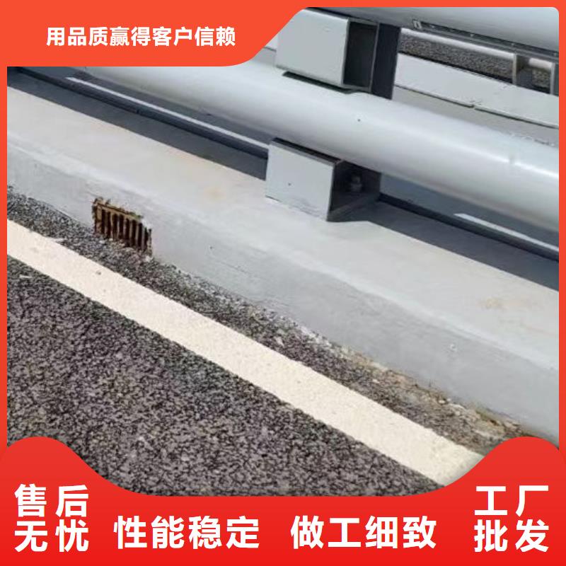 不锈钢复合管道路护栏线条优美